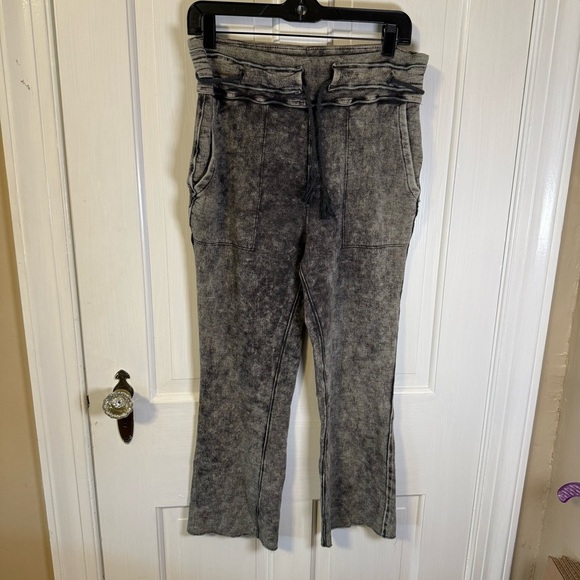 FP Movement Solid wild side flare leg size small - Picture 1 of 6